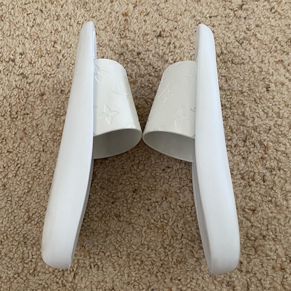 Louis Vuitton Sunbath Flat Mule - Picture 4 of 7